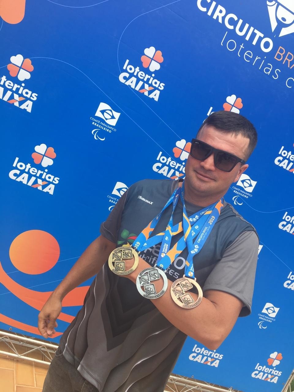 Paratleta sinopense conquista medalhas em competição regional