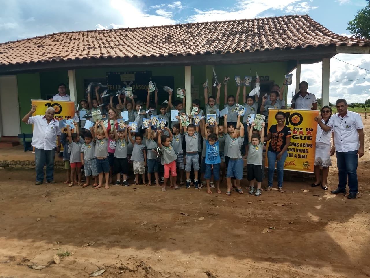 Equipe da Vigilância Ambiental realiza palestra para alunos da Escola Rural Vitor Valendolf