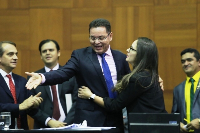 Janaína Riva é a 1ª mulher a presidir a Assembleia Legislativa