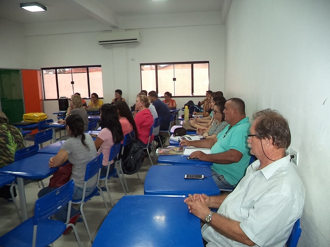 CEREST e VISAT realizam ações de cuidados com a voz dos professores