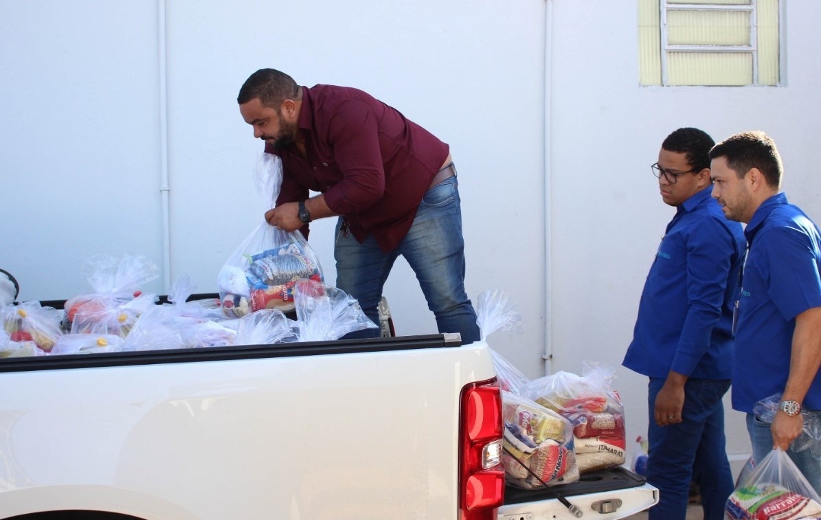 Secretaria de Assistência Social recebe doação de cestas básicas oriundas de campanha