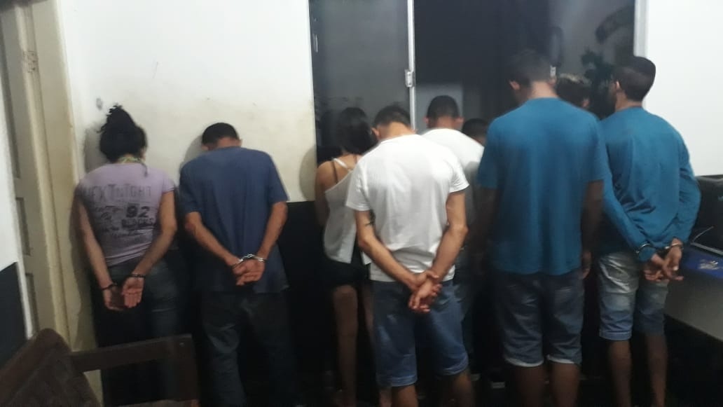 9 pessoas são presas, uma tentou atropelar policial em Sinop