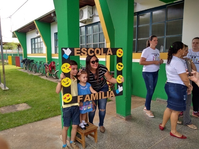 Pais, alunos e professores celebram o 1º Encontro da Família da EMEI Clara Teixeira