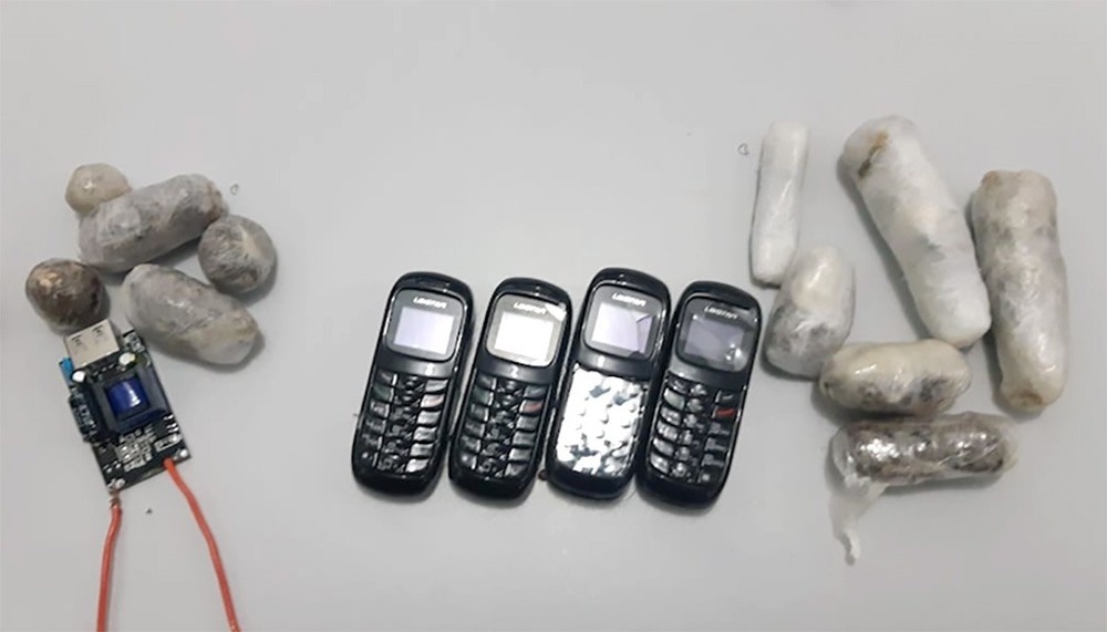 Presos engolem celulares para evitar apreensão de aparelhos durante revista em Sinop
