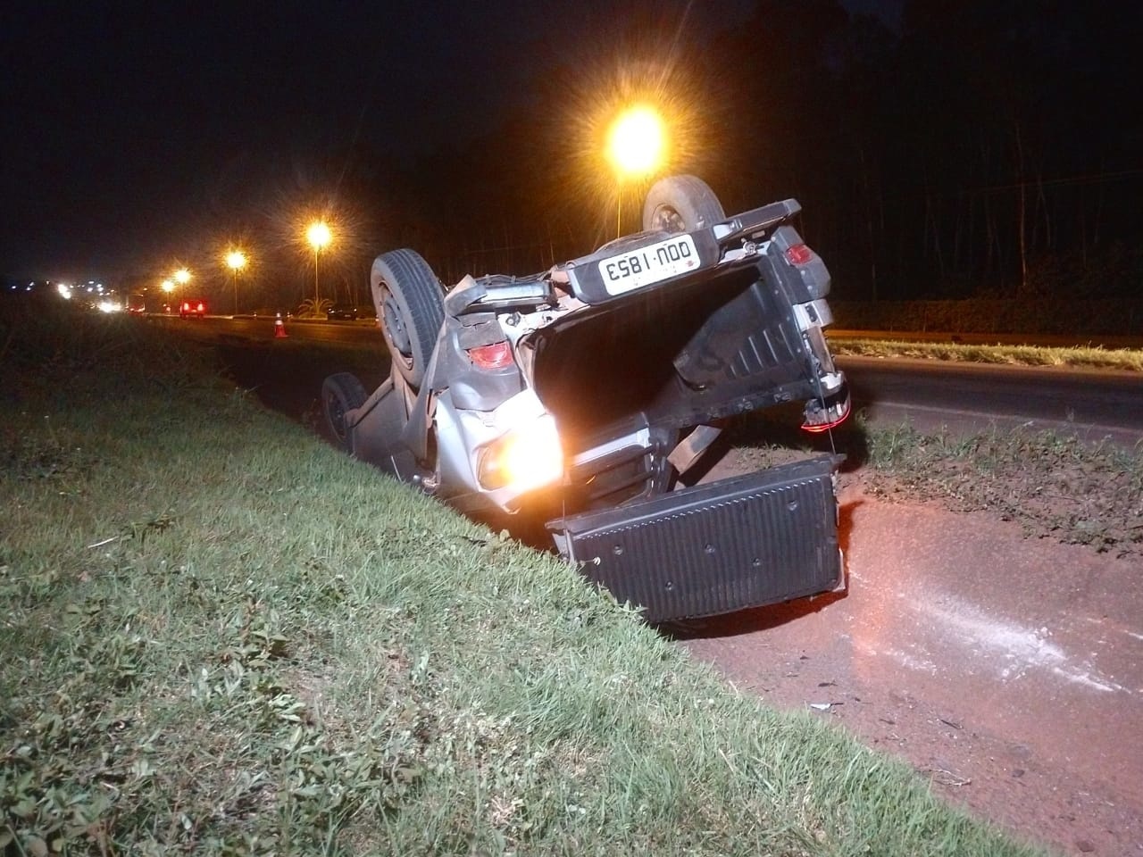 Colisão entre carros deixa duas vítimas
