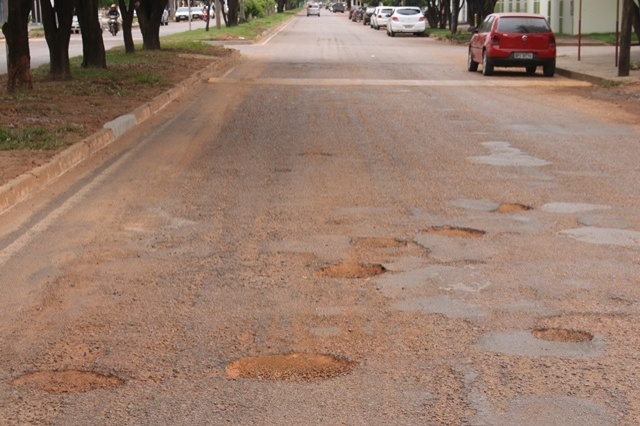 Prefeitura vai gastar quase meio milhão em “tapa buraco”