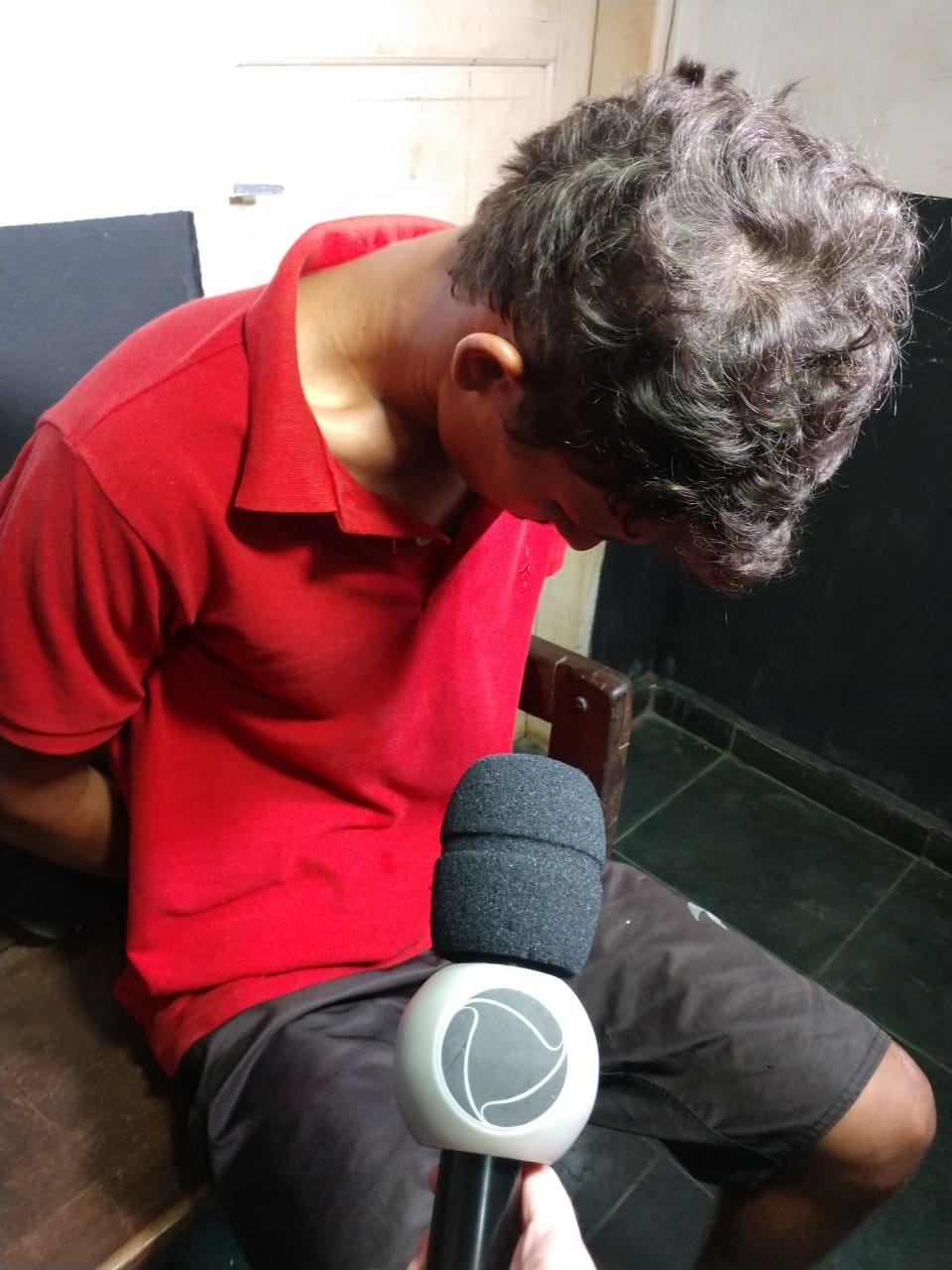 Após ter roupas jogadas para fora, avó é agredida e ameaçada pelo neto