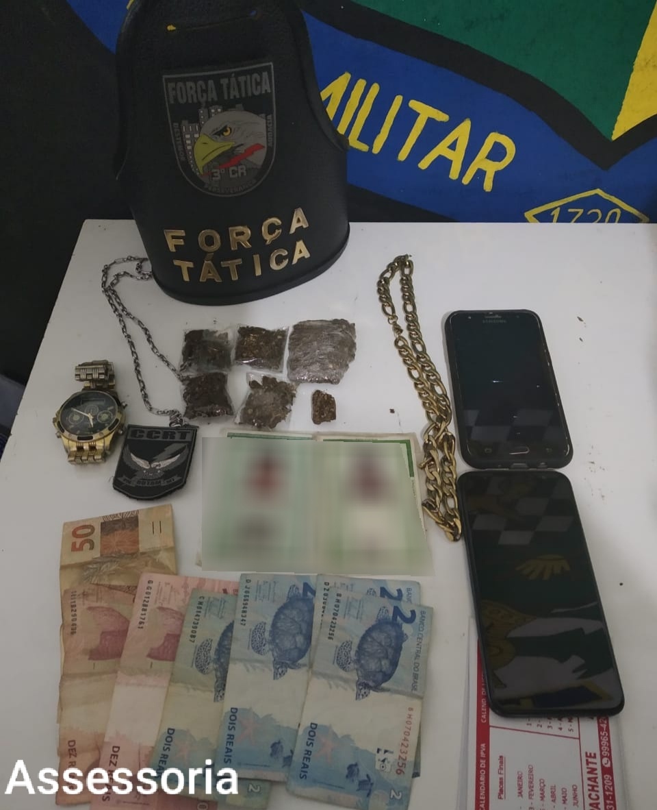 Força Tática apreende dupla com drogas no centro de Sinop