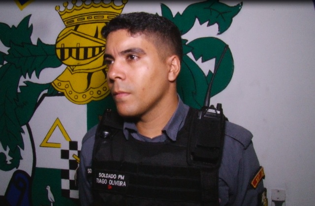 Adolescente é atingido por tiro no pé enquanto caminhava; polícia investiga