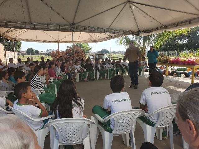 CRAS e Centro de Endemias realizam ação de Combate a dengue