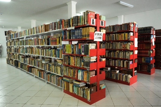 Prefeitura moderniza sistema de empréstimos da Biblioteca Municipal