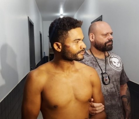 “Ele não está normal”, diz pai de jovem que matou e arrancou o coração da tia