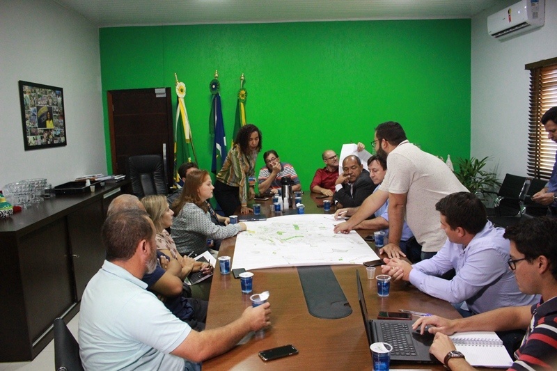 Prefeitura convoca parceiros e discute obras de esgoto no Nico Baracat
