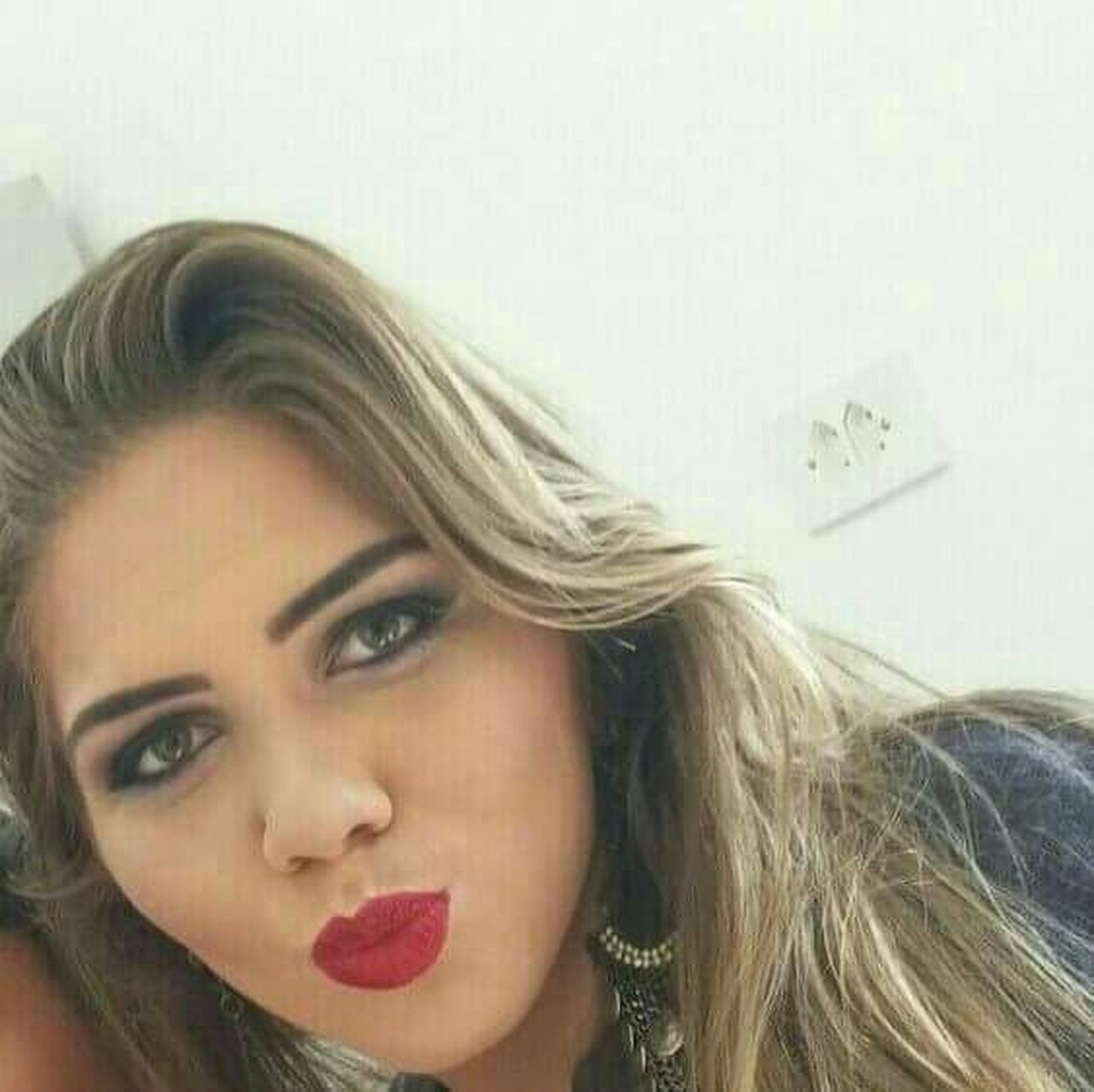 Nora morta pelos sogros em MT foi esfaqueada mais de 30 vezes e asfixiada com travesseiro, diz polícia