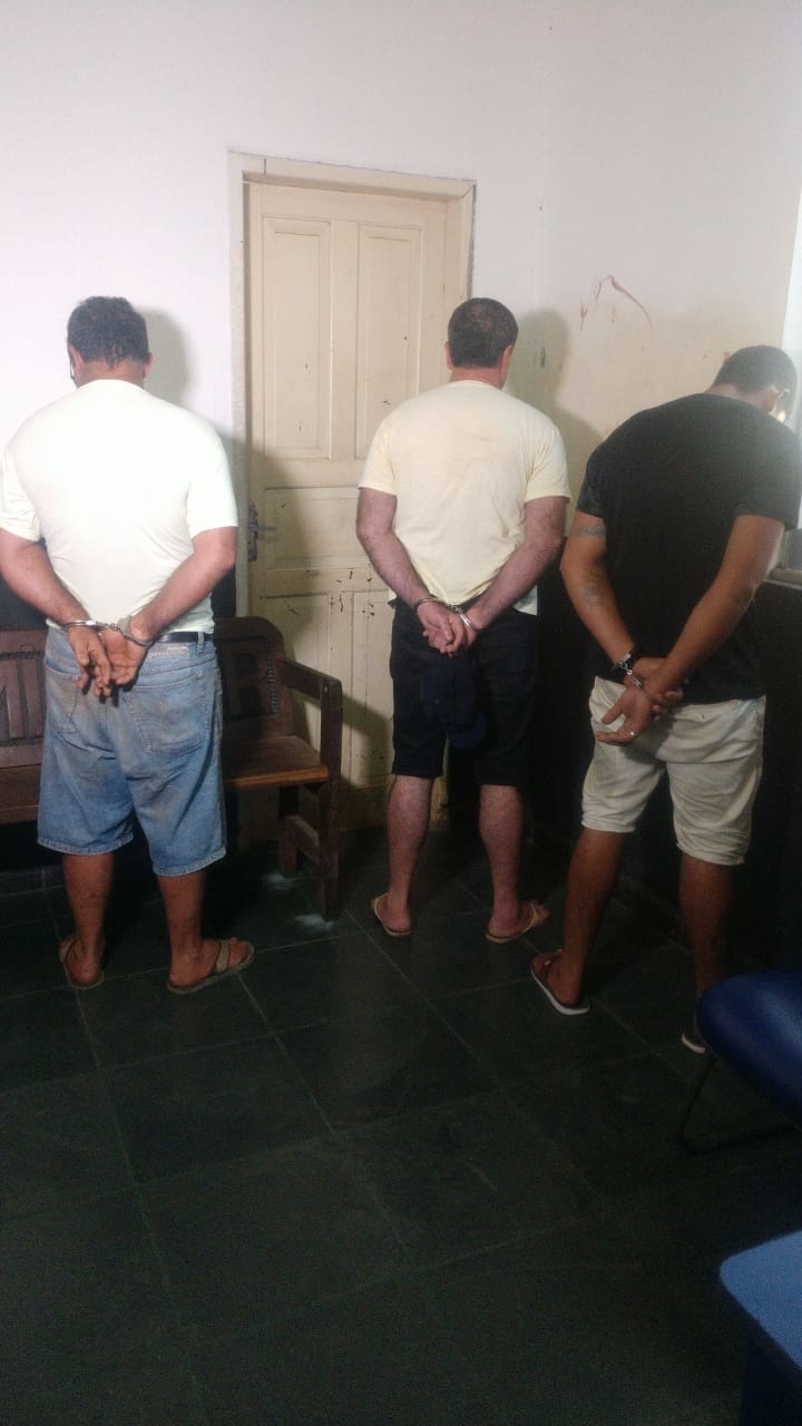 Suposto líder de facção criminosa é preso com mais outros dois indivíduos