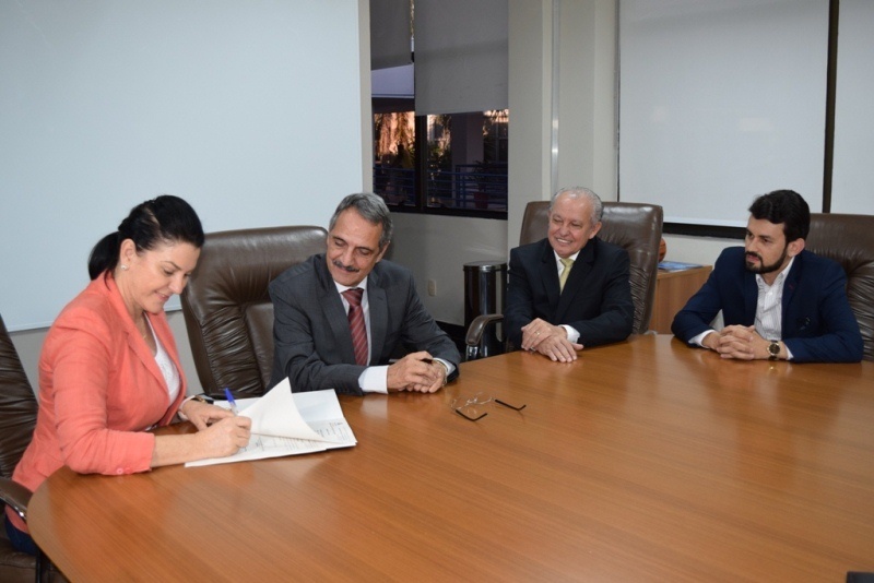 Prefeita Rosana Martinelli e presidente do TJ assinam convênio para construção de novo Fórum