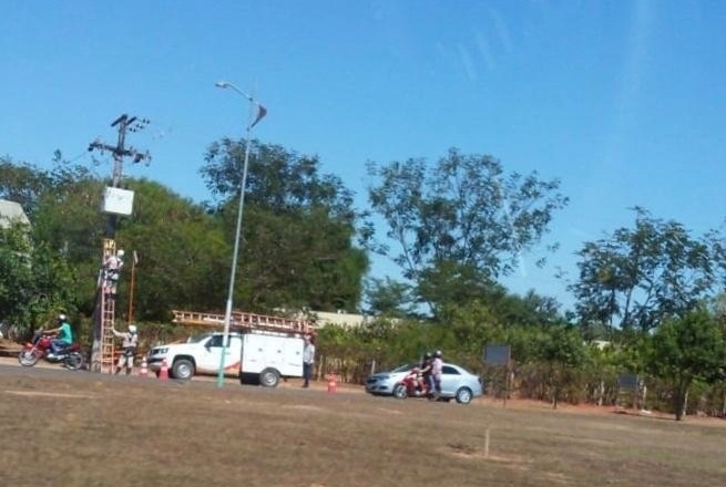Ministro da Educação culpa reitora pelo corte de energia