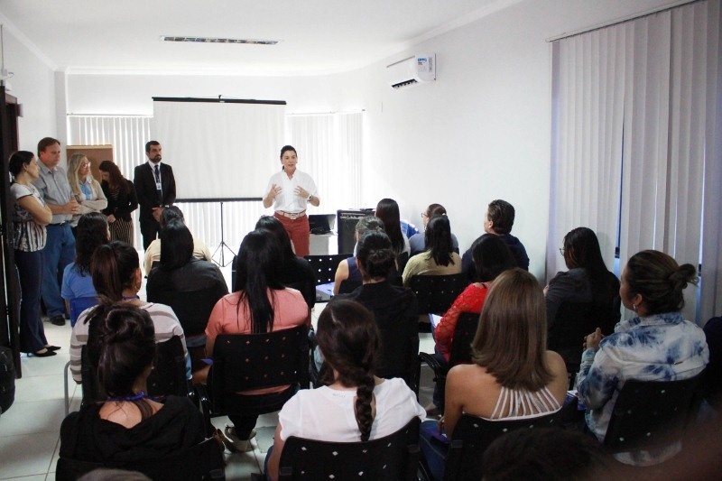 Recepcionistas recebem capacitação antes de atuarem em UBS's