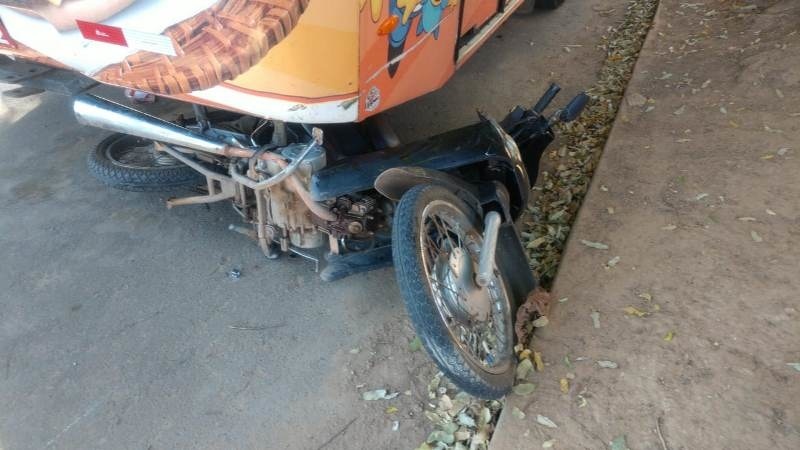 Motociclista quebra as duas pernas após acidente de trânsito