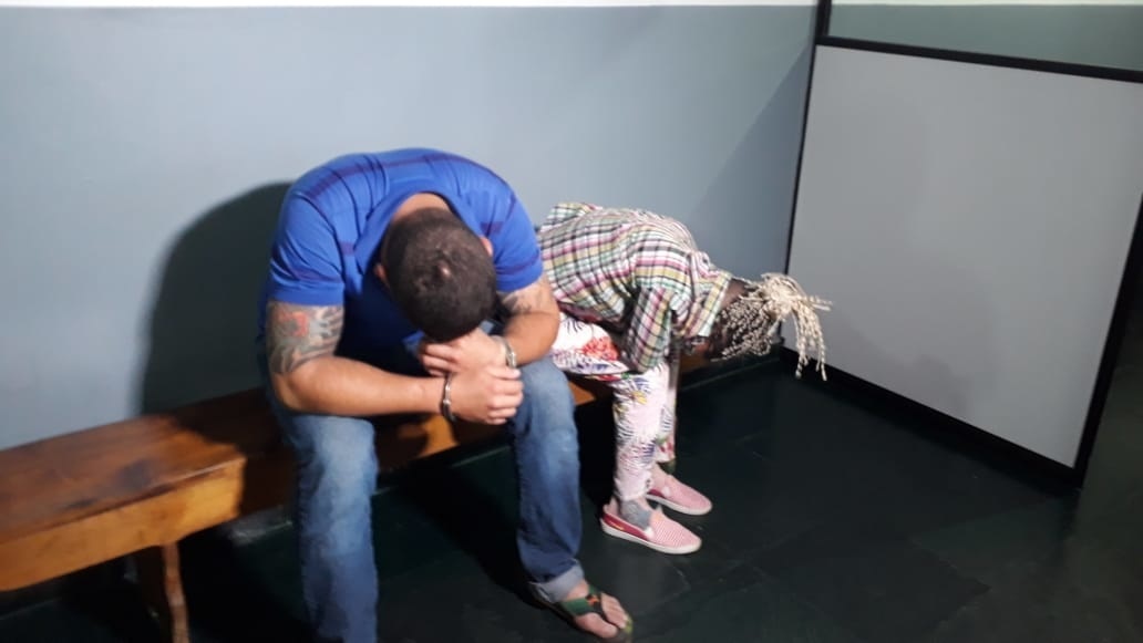Mulher é presa ao buscar caixa com droga em empresa de transporte