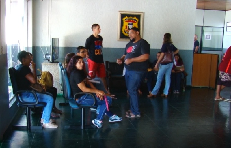 Professores registram BO contra Governo após cortes no salário durante a greve