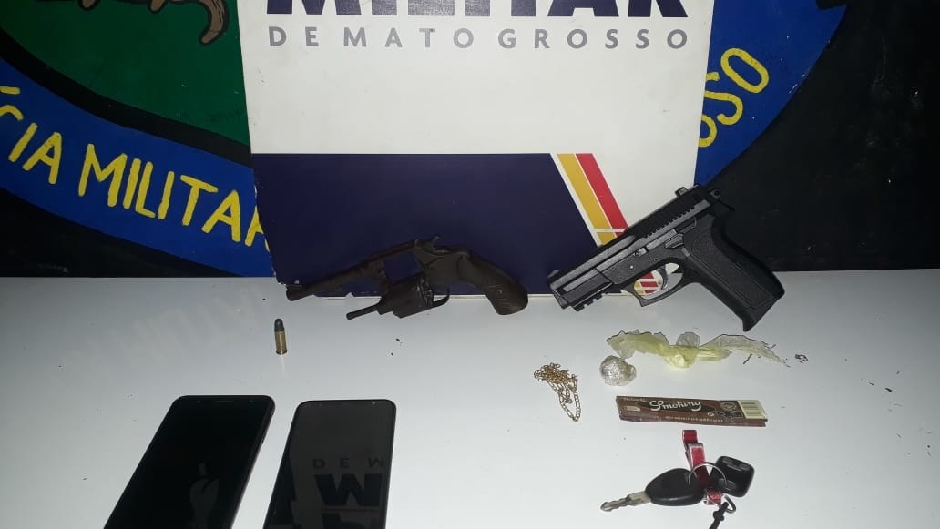 Menores são detidos com arma de fogo e simulacro em Avenida de Sinop