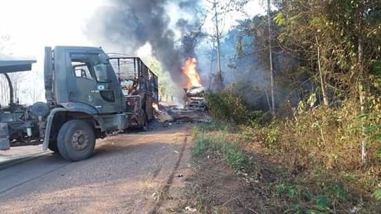 Colisão entre caminhão tanque e carreta causa explosão na BR 163, em Moraes Almeida
