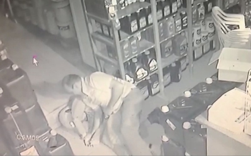 Frentista reage a assalto e atira em ladrão em MT; veja o vídeo