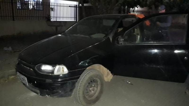 Veículo com restrição de furto e roubo é localizado pela polícia