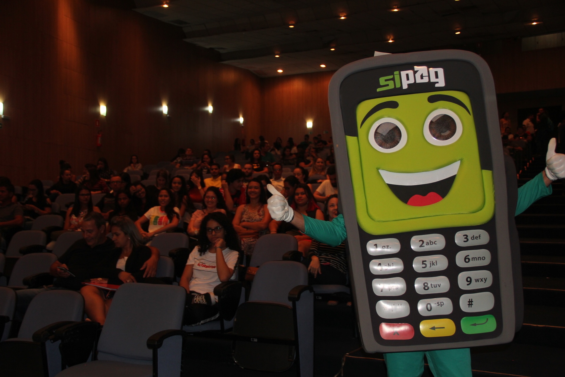 Projeto Conexão Sicoob chega a Sinop para promover conscientização financeira dos jovens