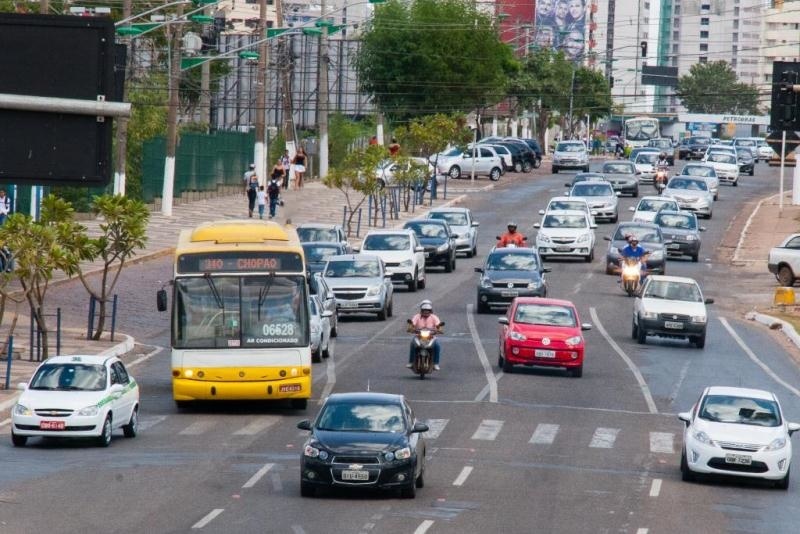 Licenciamento de veículos com placa final 8 vence na sexta-feira