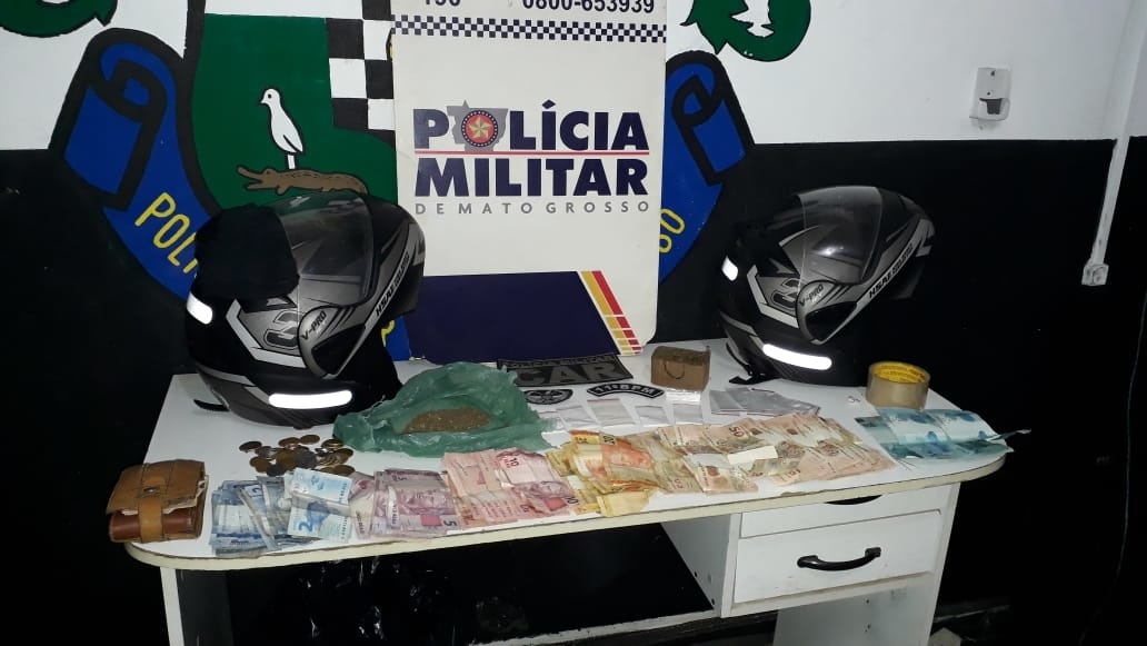 Polícia prende cinco pessoas com suspeita de envolvimento com tráfico de drogas