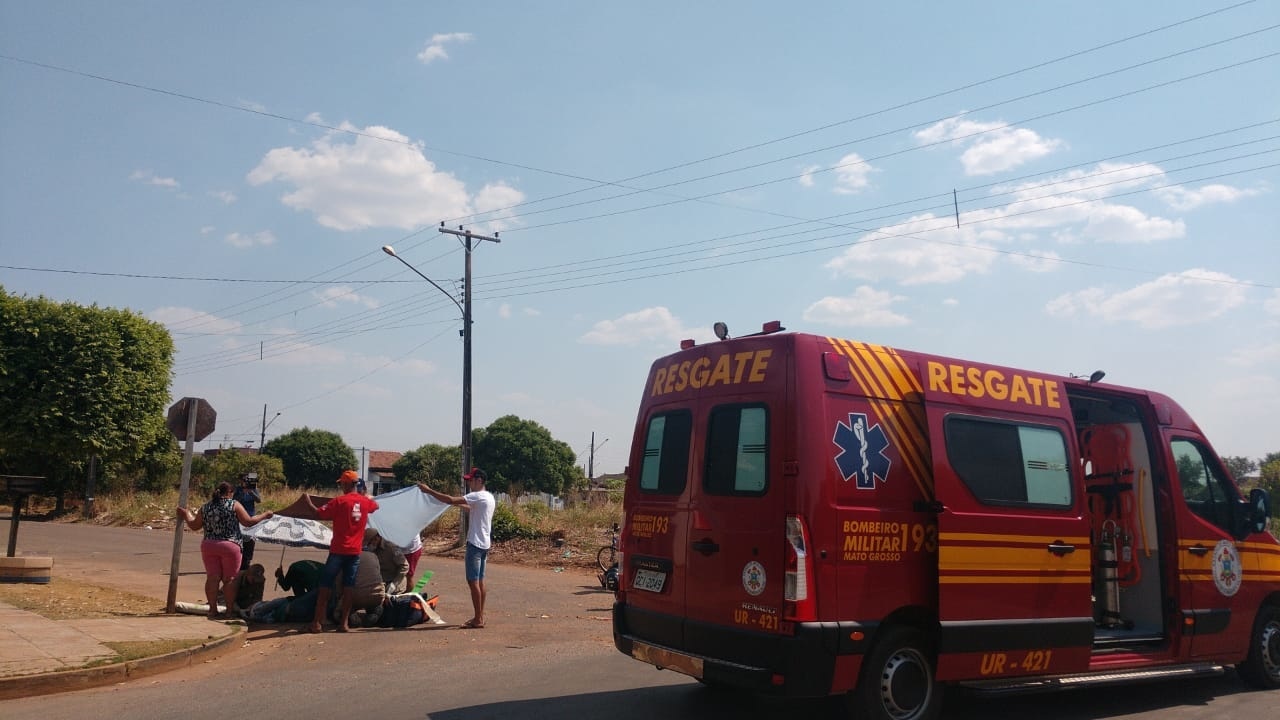 Mulher sofre fratura exposta ao se envolver em acidente de trânsito