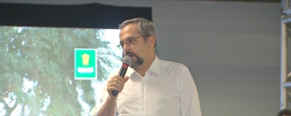 Ministro da Educação diz que universidades federais custam muito caro e critica reitora da UFMT