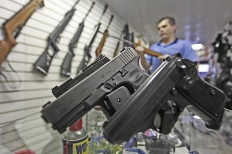 Comissão aprova financiamento para que policiais comprem armas