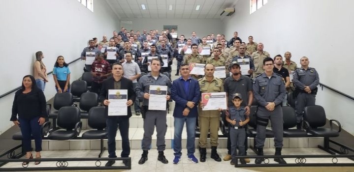 Bombeiros e policiais de Sinop são homenageados