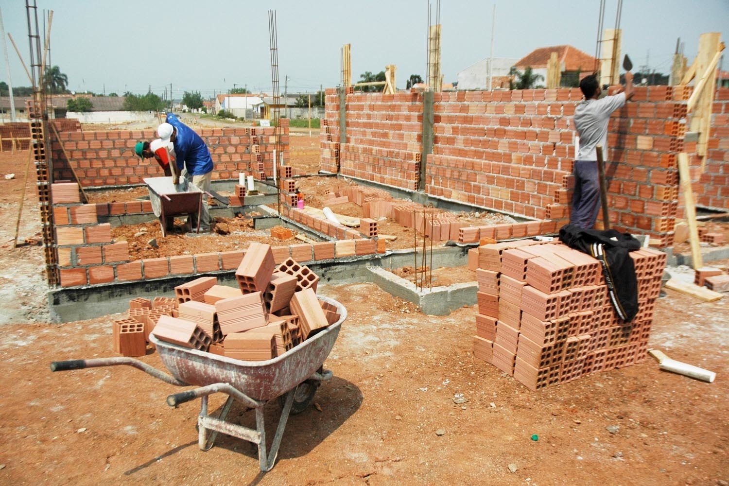 Pelo menos 15% do Minha Casa será para família com renda até R$ 1,8 mil