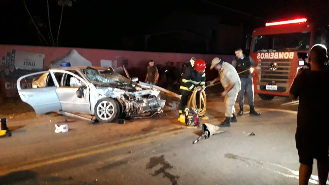 Duas pessoas morrem em acidente violento em Sinop