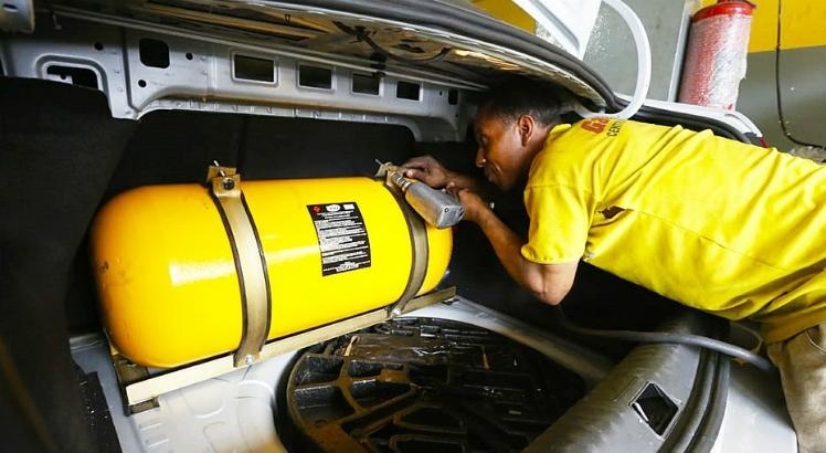 Veículos com gás natural poderão ser isentos de IPVA em MT
