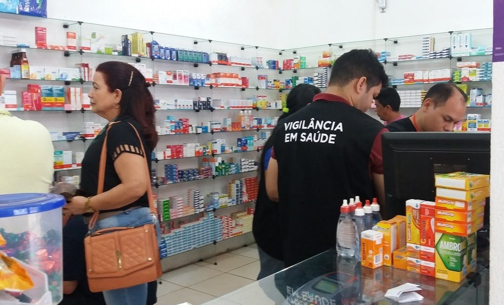 Projeto dispensa drogarias de obter autorização de funcionamento da Anvisa