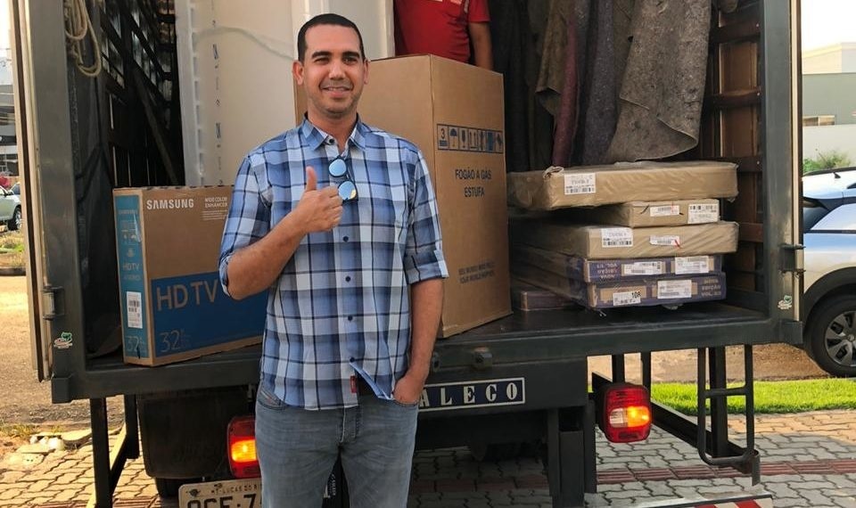 Empresário doa caminhão de prêmios que ganhou no “Deu A Louca No Comércio”