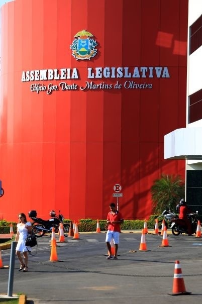 AL vai discutir PEC que reduz 1/3 dos senadores da República