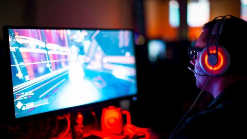 China impõe limites de tempo, horário e gastos para menores de idade em jogos online