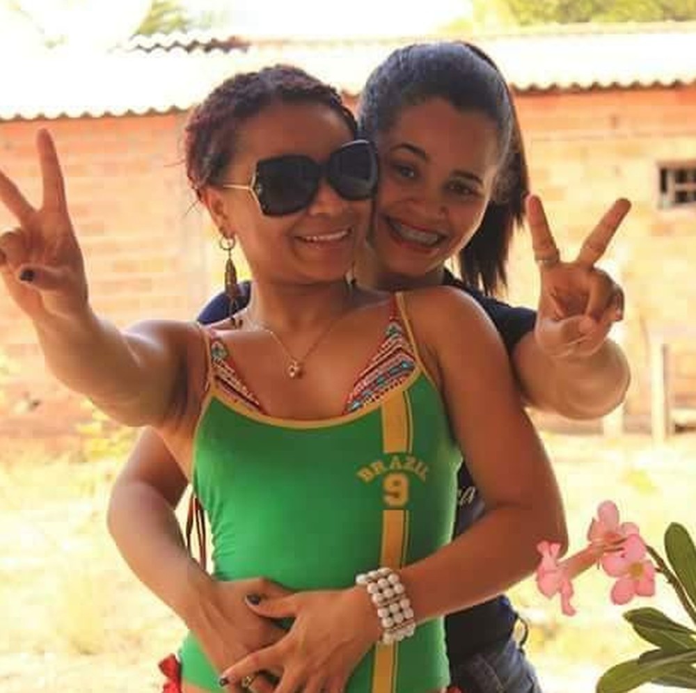 Professora de MT faz campanha para trazer corpo da irmã morta pelo filho na Espanha