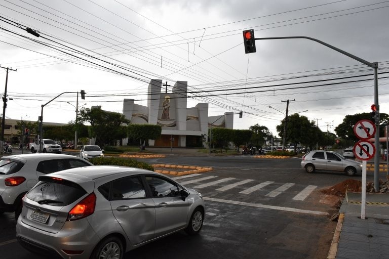 Bolsonaro assina medida provisória que extingue o Dpvat
