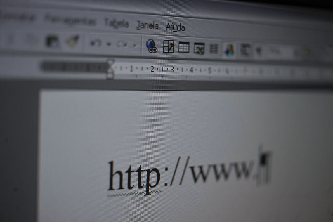 Criador da WWW propõe contrato para "consertar" internet