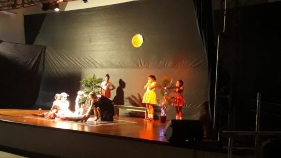 Alunos de Sinop vencem categoria em concurso de teatro de Sorriso