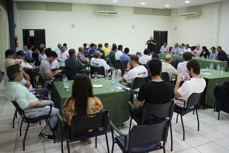 Prefeita se reúne com empresários para discutir trecho da BR-163