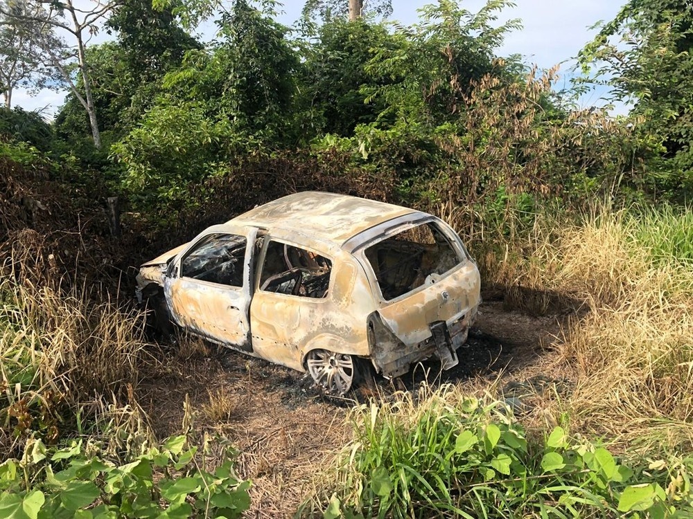Corpo que seria de jovem desaparecido é achado em carro carbonizado em Sinop