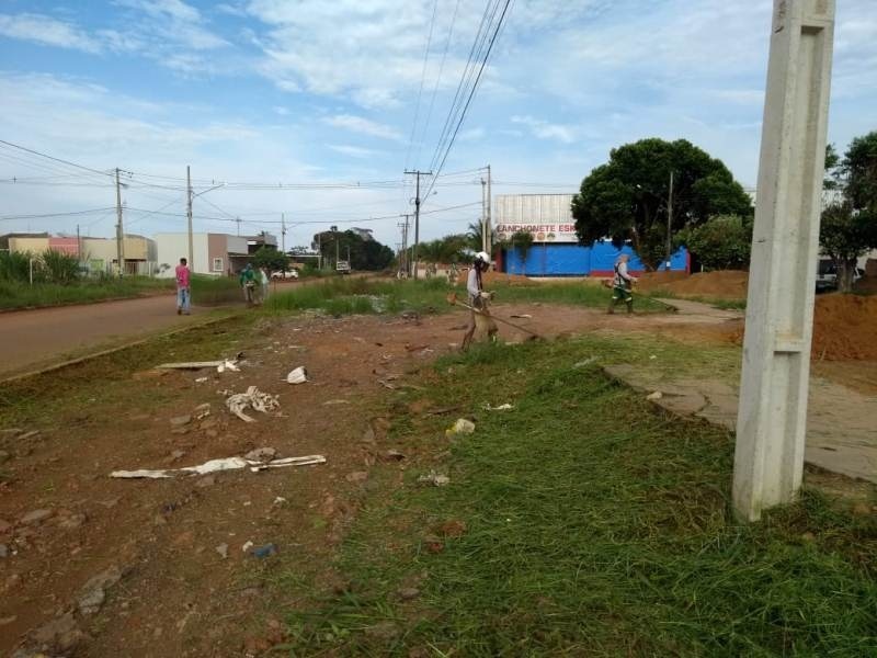 Obras executa limpeza urbana no Pequena Londres e Recanto dos Pássaros